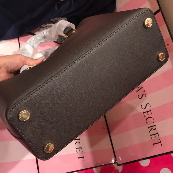 Michael Kors Saffiano Savannah Medium Satchel - Picture 3 of 10